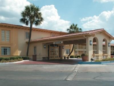 Baymont By Wyndham San Antonio South Park Hotell Exteriör bild