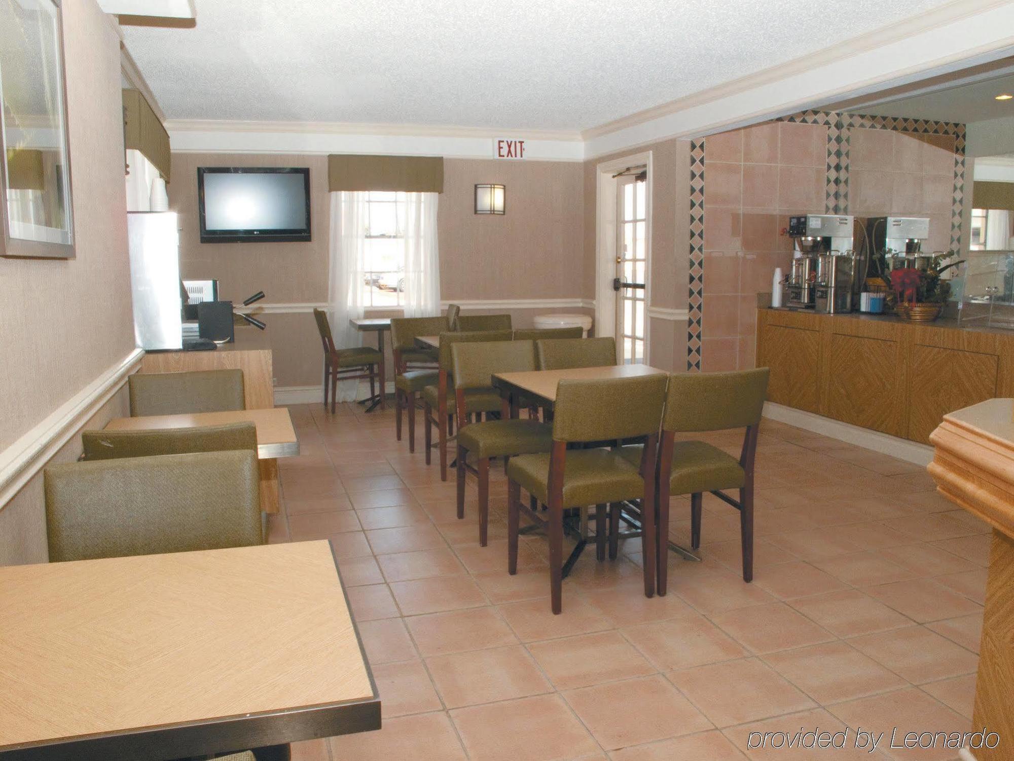 Baymont By Wyndham San Antonio South Park Hotell Exteriör bild